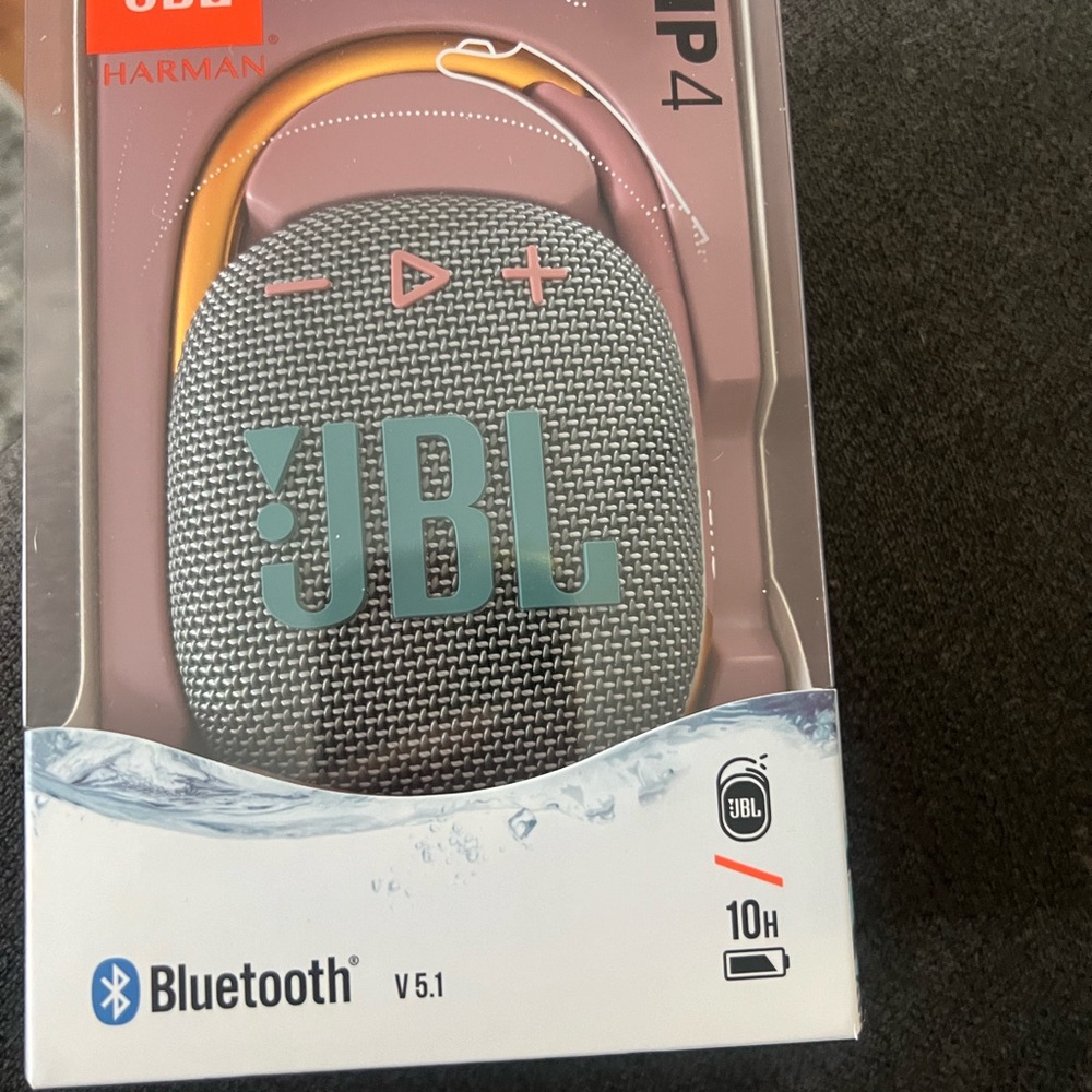 JBL clip 4 speaker